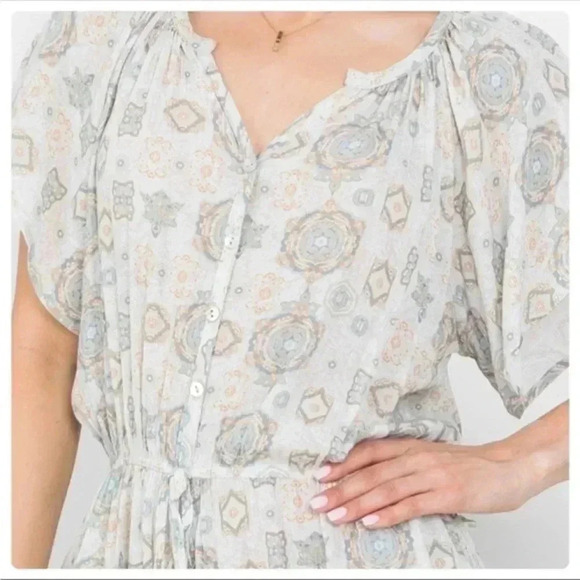 BNWT Medallion print Romper - Picture 2 of 7